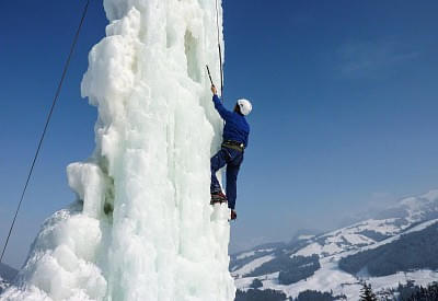 eiskletterturmamgaisberginkirchbergkitzbueheleralpenbrixental.jpg
