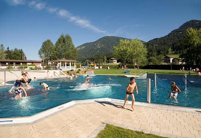 1_schwimmbadbrixenimthaletropperkurt.jpg